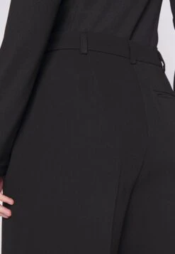 Theo Office Essential - Shorts - Meteorite (Black) -OXMO Ventas 0f0a156c7ff0476286f4e2d2a705bc2d