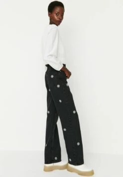 Trendyol Jeans - Vaqueros A Campana - Black -OXMO Ventas 102c061f8f7a479e82592b03cc3b0cc1