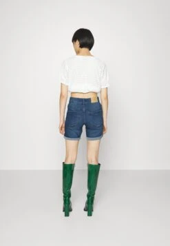 Vero Moda Petite Vmsophia Button - Shorts - Dark Blue Denim -OXMO Ventas 1b66b4a838de4622be7e93bcbdc439dc