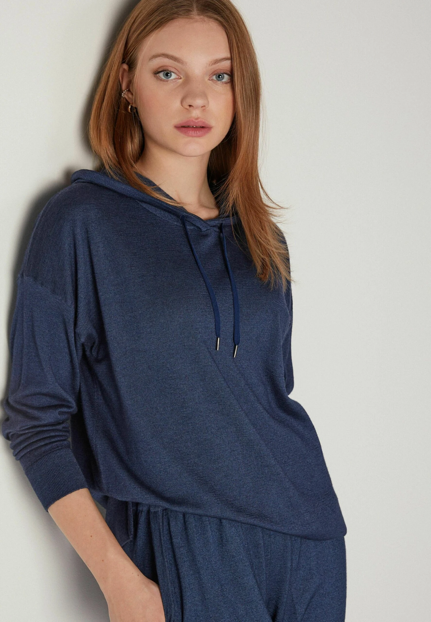 Ultrafine - Jersey Con Capucha - Garment Dyed Ultramarine Blue 5 Ultrafine - Jersey Con Capucha - Garment Dyed Ultramarine Blue - Imagen 3