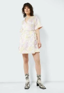 Noisy May Strukturiertes - Vestido Informal - Cherry Blossom 11 Noisy May Strukturiertes - Vestido Informal - Cherry Blossom -OXMO Ventas 21e78ea3cae64c1fb1b0717c89286048