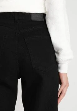 Monki Vaqueros Bootcut - Black -OXMO Ventas 2c901bbcee814f15875d0ac5667dc7eb