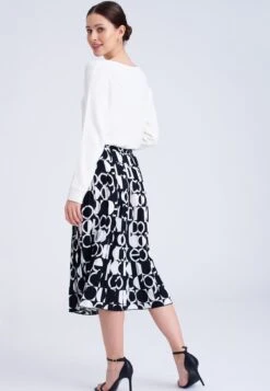 Falda Acampanada - Black/White -OXMO Ventas 324a3b7fcbcf4faf8d64862b4e112f58