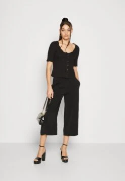 Tienda De Ropa Zalando -OXMO Ventas 345266d2cd4e4edeab550bc68ebf4843