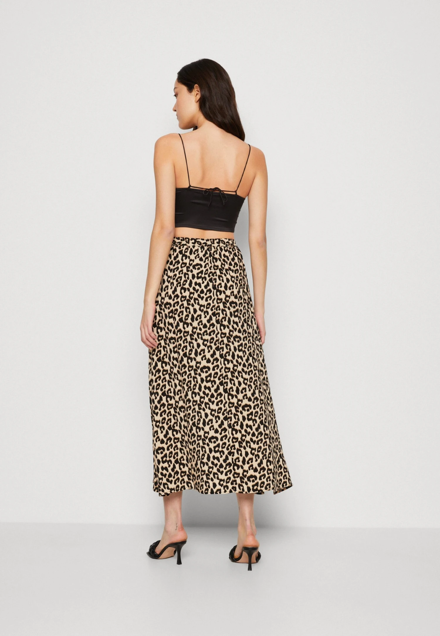 Vero Moda Vmsimply Easy Skirt - Falda Acampanada - Irish Cream/Dina 5 Vero Moda Vmsimply Easy Skirt - Falda Acampanada - Irish Cream/Dina - Imagen 3