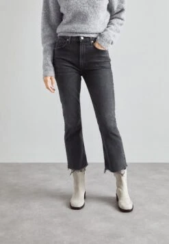 CITIZENS OF HUMANITY Isola Cropped Boot - Vaqueros Bootcut - Stormy Dark Black Clean