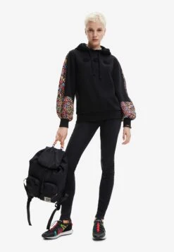 Tienda De Ropa Zalando -OXMO Ventas 45acf77b44954333b373815ea3f7b9ca