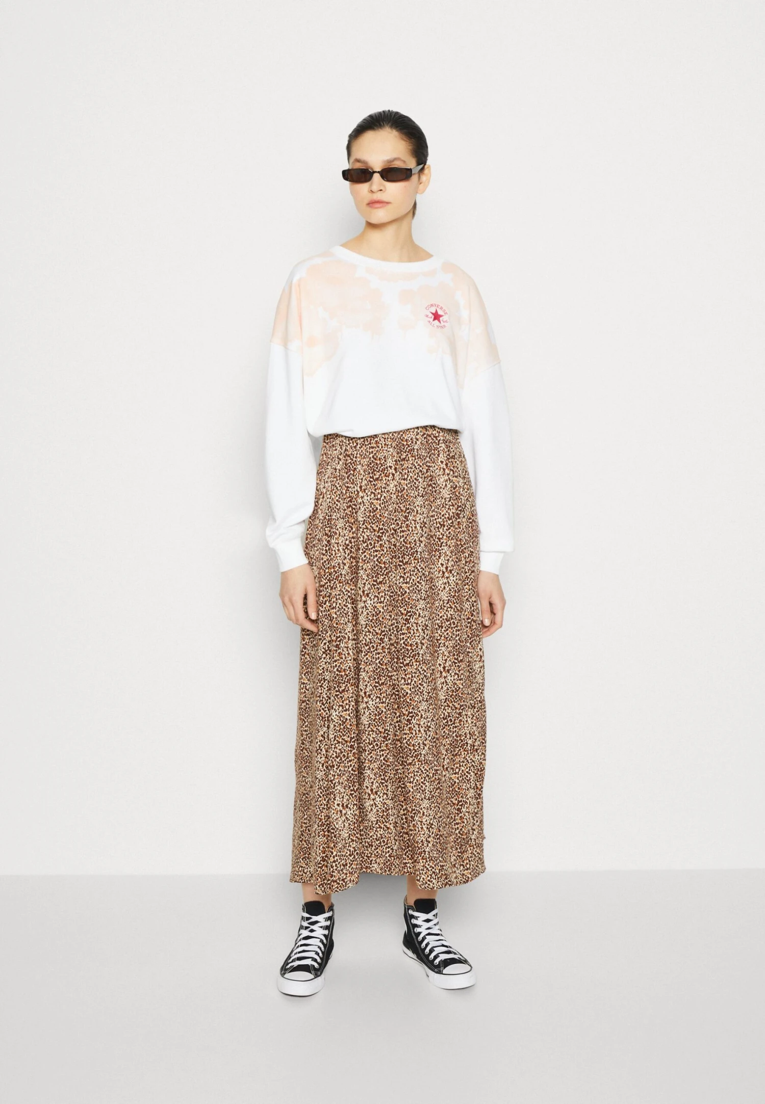 Converse Chuck Taylor Patch French Terry Crew - Sudadera - White 4 Converse Chuck Taylor Patch French Terry Crew - Sudadera - White - Imagen 2