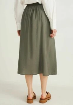 Falda Acampanada - Green -OXMO Ventas 4f1d024f9cbf4242bcd8d789fe0da6d8