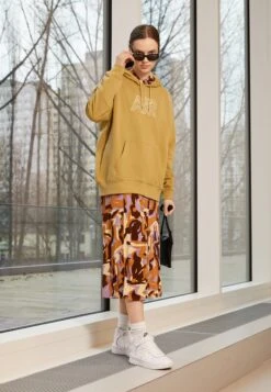 Nike Sportswear Air Hoodie - Sudadera - Barley/Wheat Grass/Lemon Drop