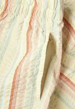 JJXX Jxliva - Shorts - Seedpearl -OXMO Ventas 6d39981ef12a443889c834636ab49efe