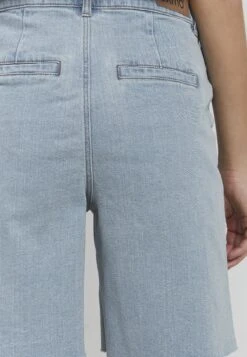 OXMO Shorts Vaqueros - Light Blue Denim -OXMO Ventas 7b4bcf9a36f142169c6ac715a6ee1605