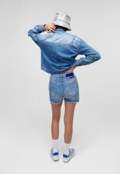 Karl Lagerfeld Jeans Klj Hr - Shorts Vaqueros - Light Blue Sequins -OXMO Ventas 80fb29bc449545ea95d0119c2692472c