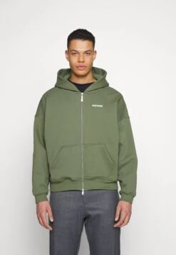 Diago Hooded Zip Jacket Deep Lichen Green Unisex - Sudadera Con Cremallera - Deep Lichen Green -OXMO Ventas 81b9d8ce8bc5410f9118844f908e16a2