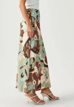 Newport - Falda Larga - Twiggy Floral -OXMO Ventas 94a73a2ac3084ecea6a32ac3431e3c60