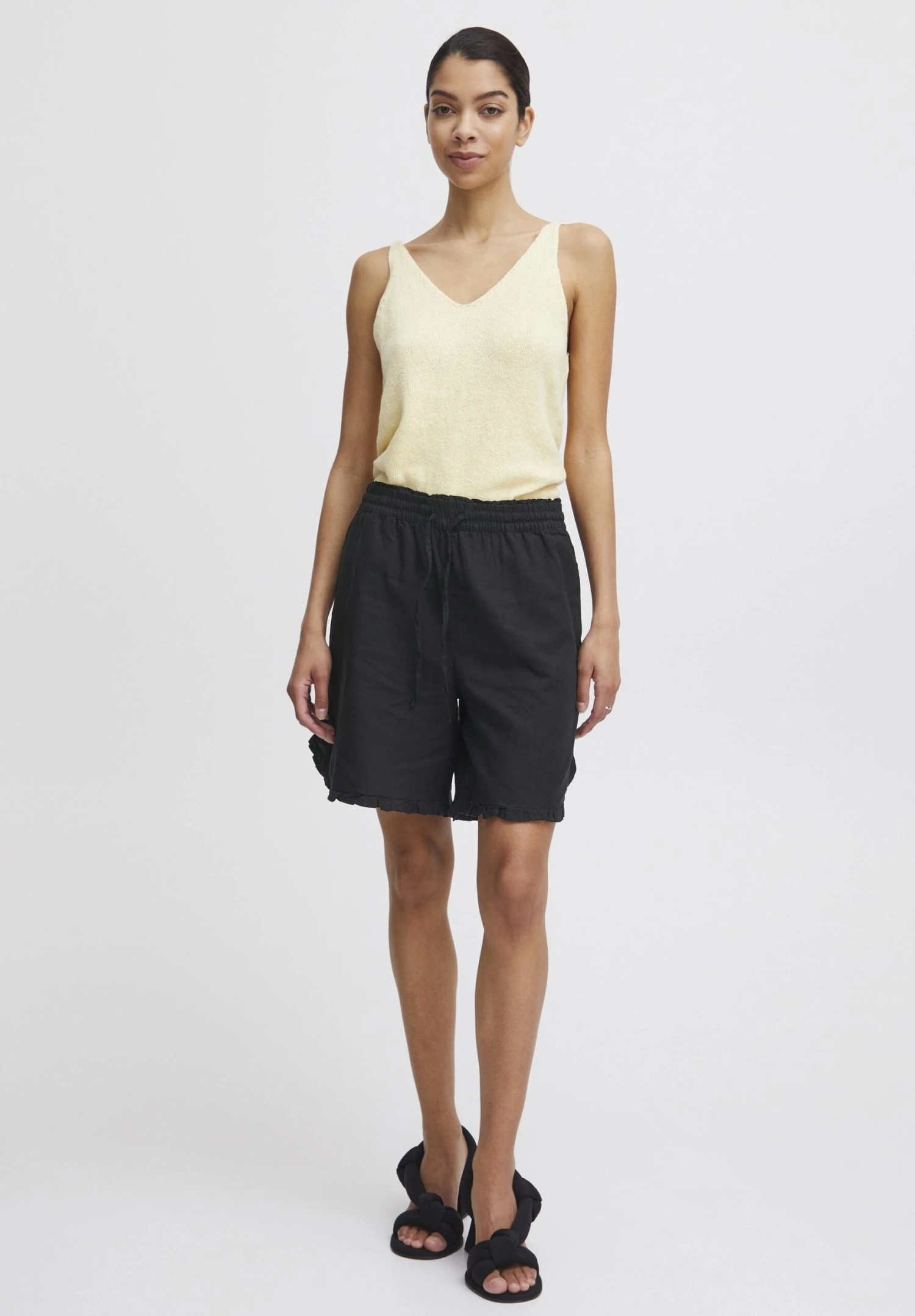 B.young Byfalakka Frill Sh - Shorts - Black 4 B.young Byfalakka Frill Sh - Shorts - Black - Imagen 2