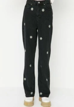 Trendyol Jeans - Vaqueros A Campana - Black -OXMO Ventas 9cb403b28f3343d4b92f1bcfecec45d6