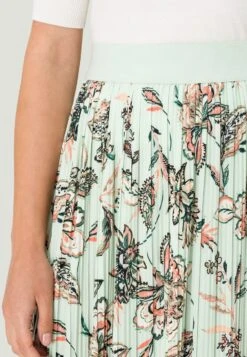 Zero Mit Falten - Falda Acampanada - Greenorange -OXMO Ventas ab230d3201bc4daf8215a83a085f1f7f