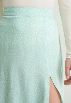 Falda Acampanada - Mint Green -OXMO Ventas ad87dd8921194ad18c66cd85264f57da