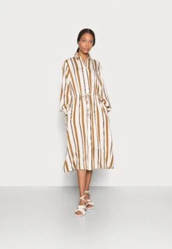 Dress With Pleat Detail - Vestido Informal - Green Beige