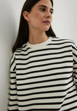 NA-KD Gestreiftes - Sudadera - White Black 8 NA-KD Gestreiftes - Sudadera - White Black -OXMO Ventas b1ae6875fe8040029b911e1097b9c85f