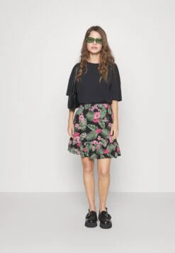 Pieces Petite Pcnya Skirt - Falda Acampanada - Loden Frost/Palms -OXMO Ventas b9b72f7865b14ed687dc6f77f55b0194