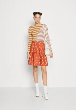 Soaked In Luxury Alannis Skirt - Falda Acampanada - Auburn 9 Soaked In Luxury Alannis Skirt - Falda Acampanada - Auburn -OXMO Ventas ba923efc02744b51acae239d531a9d96