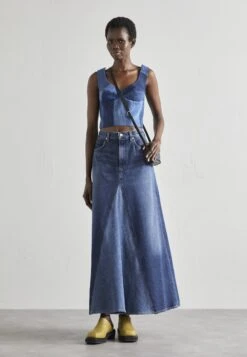 The Vogel Skirt - Falda Vaquera - Whitely -OXMO Ventas bbdac66219064fa4a7aa215dcab61545