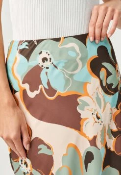 Newport - Falda Larga - Twiggy Floral -OXMO Ventas c5a44ddb3e6448c783c8181dcc12d67e