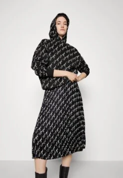 Hugo Jersey Con Capucha - Open Miscellaneous -OXMO Ventas c694a438678948f9a3d89b6235779fe8