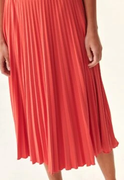 Almi - Falda Plisada - Orange -OXMO Ventas d8c6f8c8fe254b9f9addd791f8ed8d36