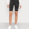 Nike Sportswear Shorts - Black/White -OXMO Ventas da5fa1a2cf244a52a4aa662bf1d75203