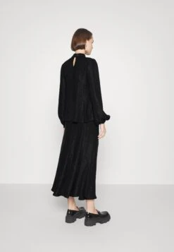 Selected Femme Madina Long Skirt - Falda Larga - Black -OXMO Ventas ddb46c6b316544f6987b7ad82c399141