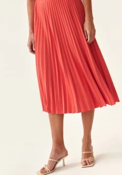 Almi - Falda Plisada - Orange -OXMO Ventas e3d83ffdfb604d8a813afb3b68bc6220