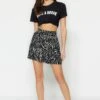 Trendyol Gewoontjes - Shorts - Black 1 Trendyol Gewoontjes - Shorts - Black -OXMO Ventas f2278c790a0f4ed28345e5f460d55b3b