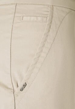 ONLY Onlevelyn - Shorts - Pure Cashmere -OXMO Ventas fb52533f037d48be9bd4559cfecaa6ca