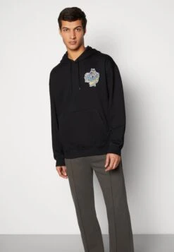 WEEKDAY Oversized Embroidered Hoodie Unisex - Jersey Con Capucha - Black 11 WEEKDAY Oversized Embroidered Hoodie Unisex - Jersey Con Capucha - Black -OXMO Ventas fdc6345516a849ab8af178873e162de1